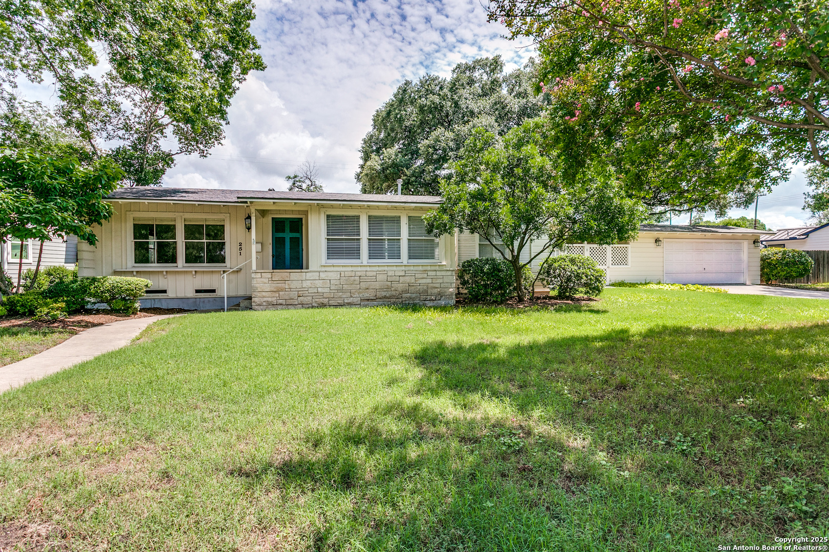 251 Brightwood