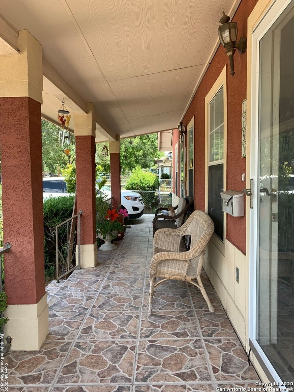 Photo of 1750 W CRAIG PL, San Antonio, TX 78201 (MLS # 1939088)