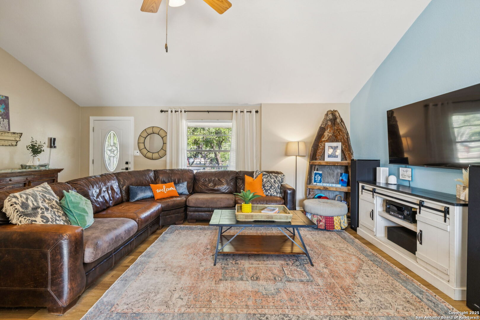 1004 Shorewood