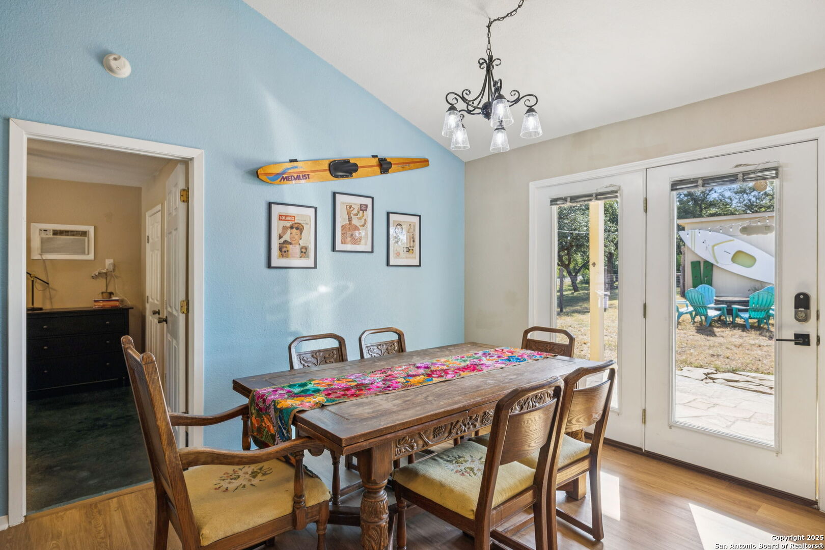1004 Shorewood