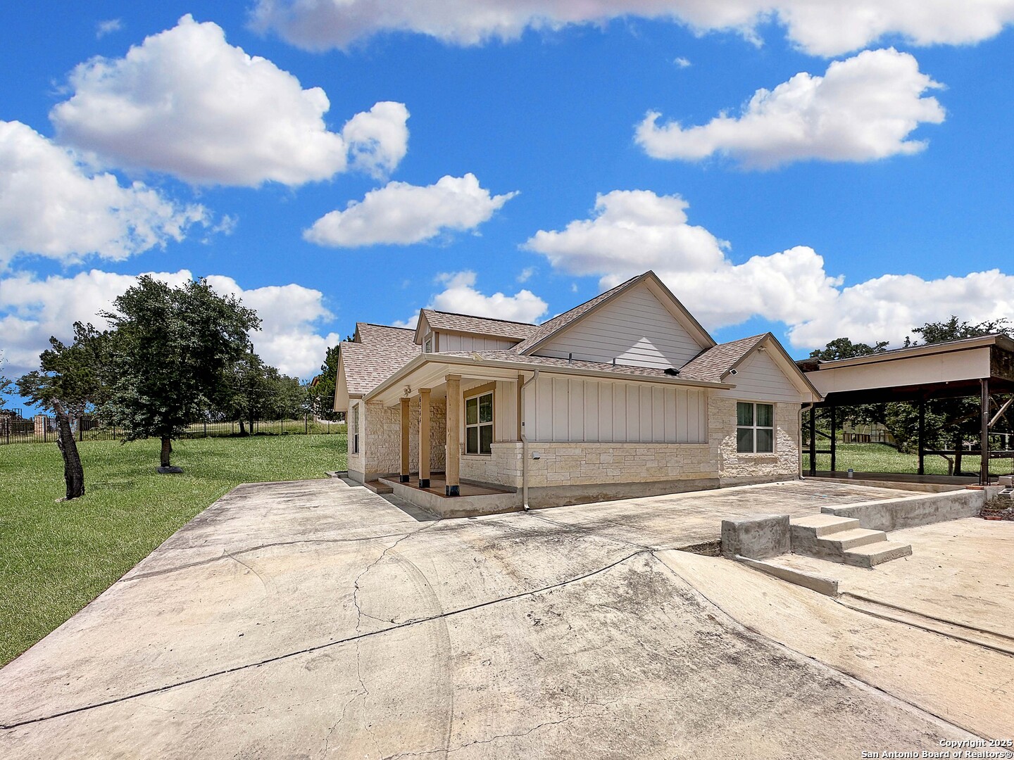 6544 Robards Row