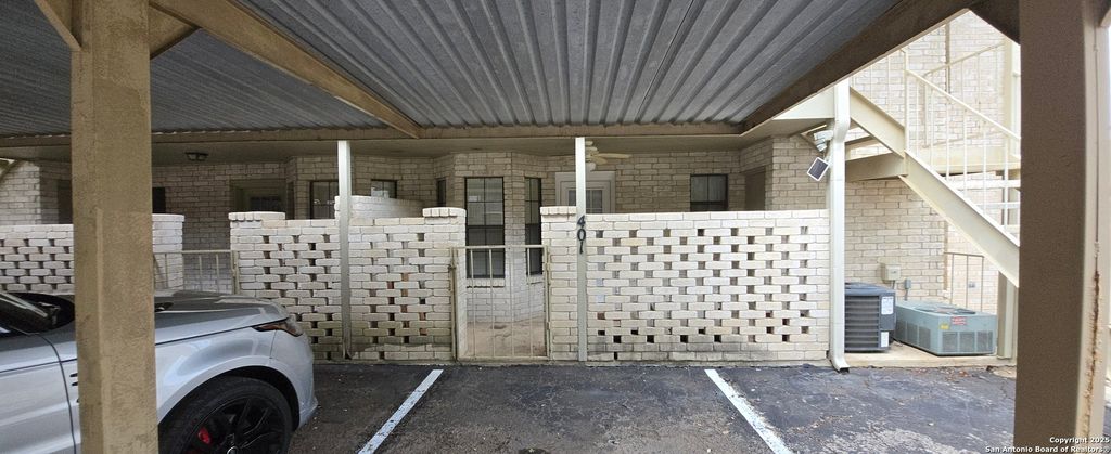 Photo of 8415 Fredericksburg 401 #401, San Antonio, TX 78229 (MLS # 1929160)