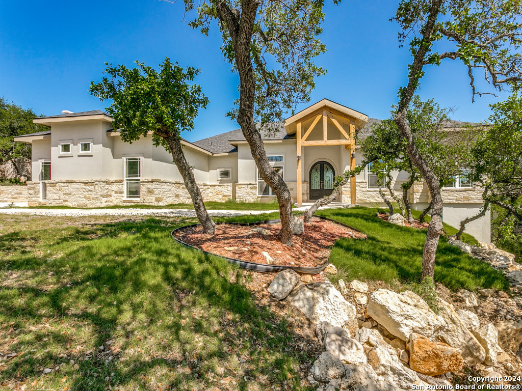 929 MOONLIGHT DR