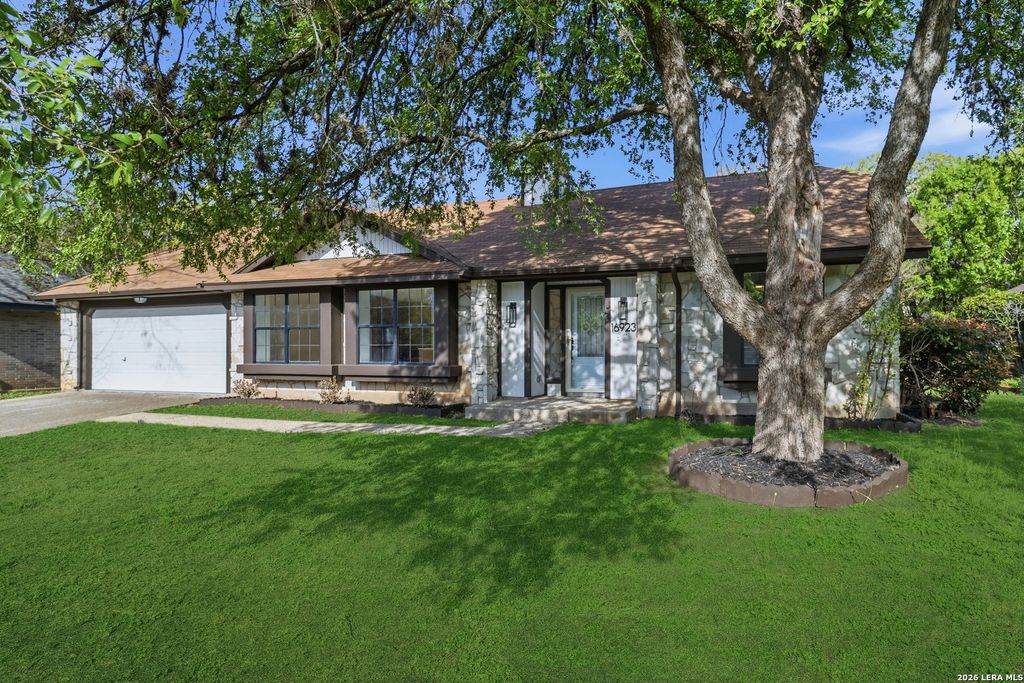 Photo of 16923 Hidden Timber Wood, San Antonio, TX 78248 (MLS # 1950505)