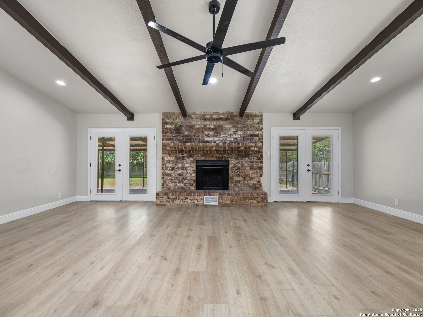 4905 Tiffany Ln