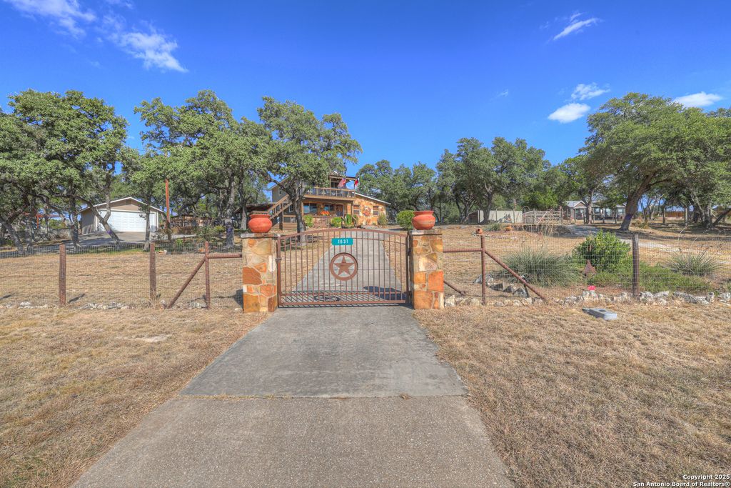 Photo of 1631 Cattail, Canyon Lake, TX 78133 (MLS # 1920500)