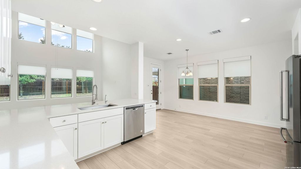 Photo of 219 Kilmarnock, Boerne, TX 78015 (MLS # 1959906)