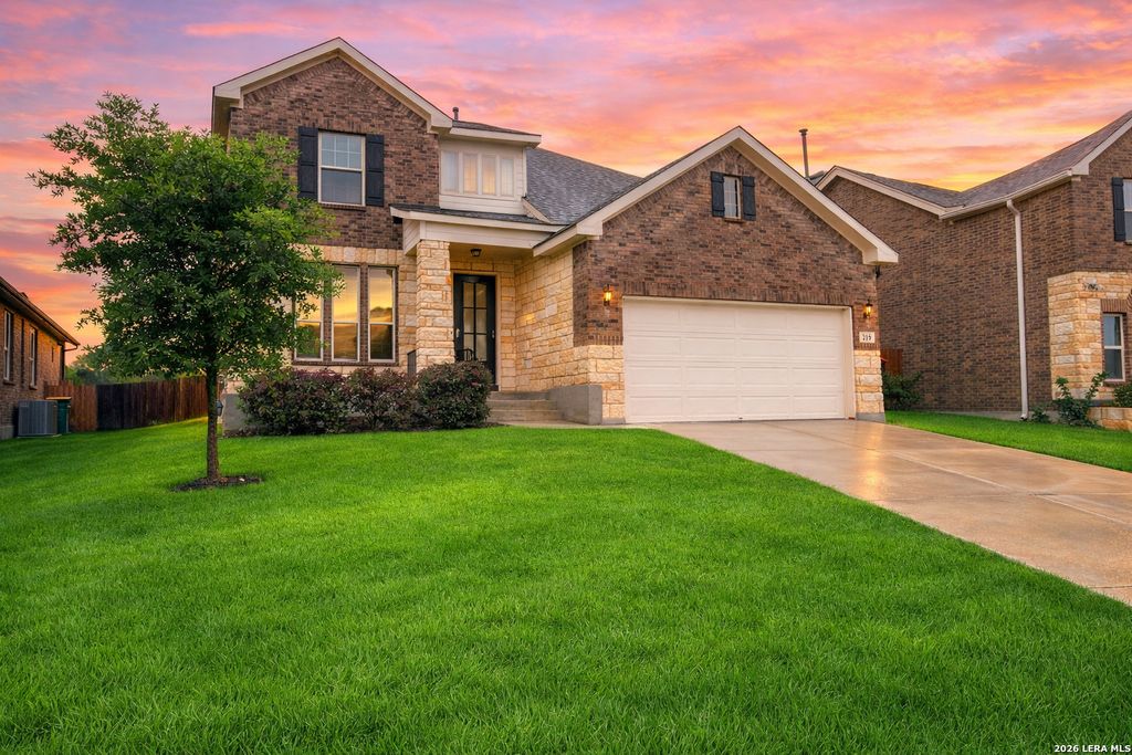 Photo of 219 Kilmarnock, Boerne, TX 78015 (MLS # 1959906)