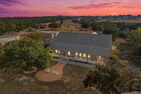 Photo of 127 Camp Alzafar, Boerne, TX 78006 (MLS # 1921704)