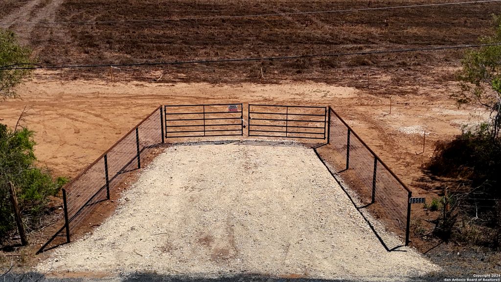 Photo of 16568 NEW BERLIN RD, St Hedwig, TX 78152 (MLS # 1814124)