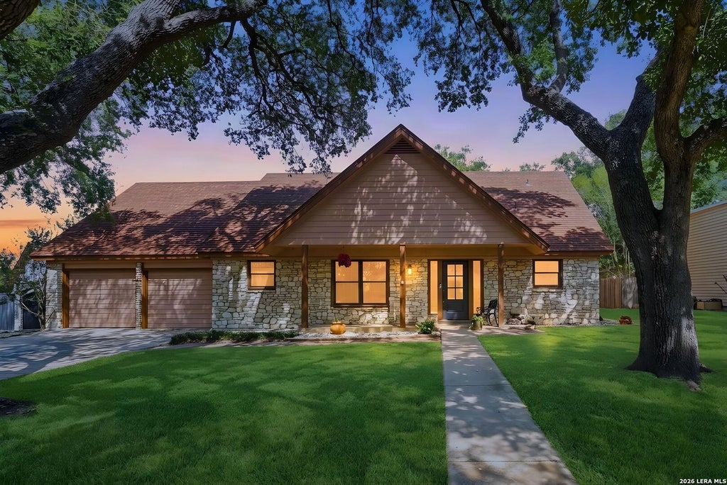 Photo of 117 W HAMPTON DR, Seguin, TX 78155 (MLS # 2012068)