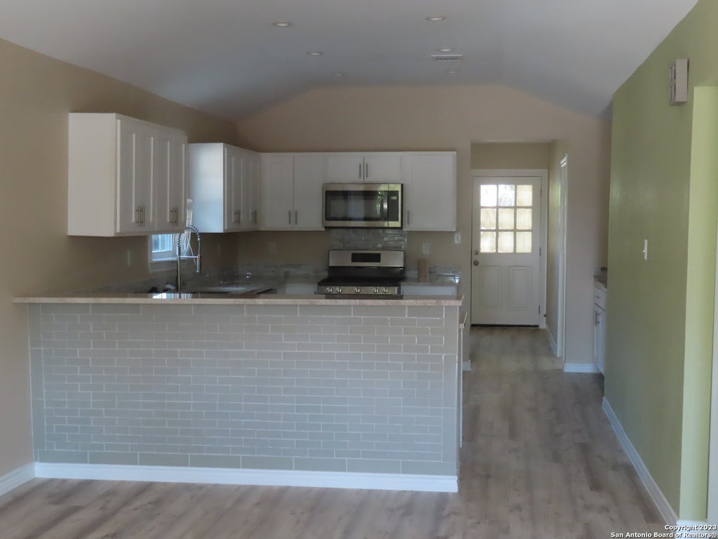 Photo of 110 ALEXANDER RD, San Antonio, TX 78201 (MLS # 2019542)