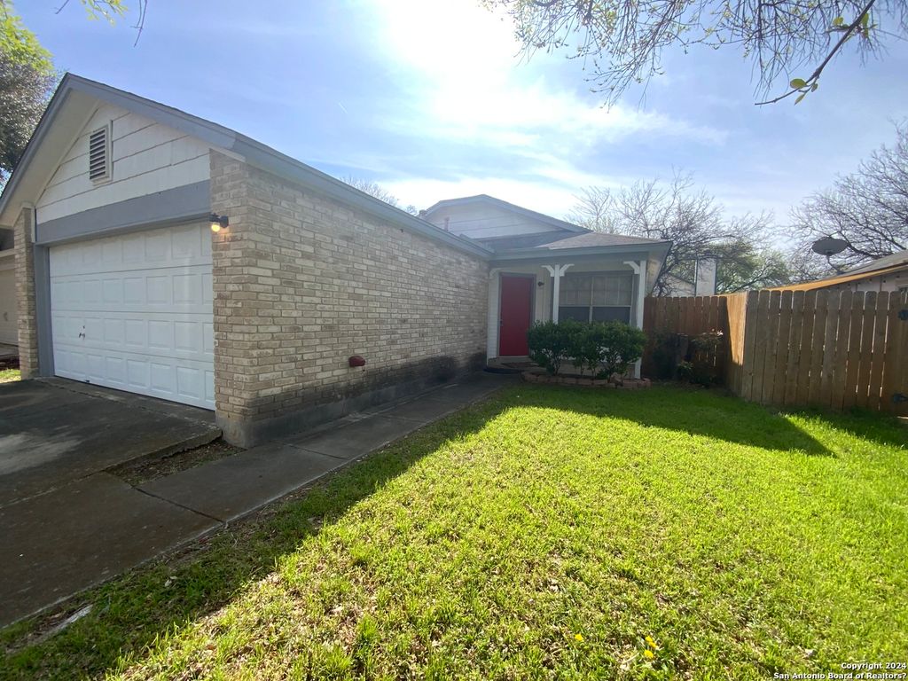 Photo of 10126 GALESBURG, San Antonio, TX 78250 (MLS # 1888329)