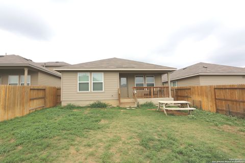 A home in Floresville