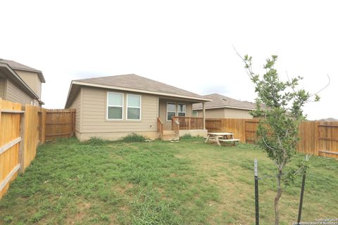 A home in Floresville