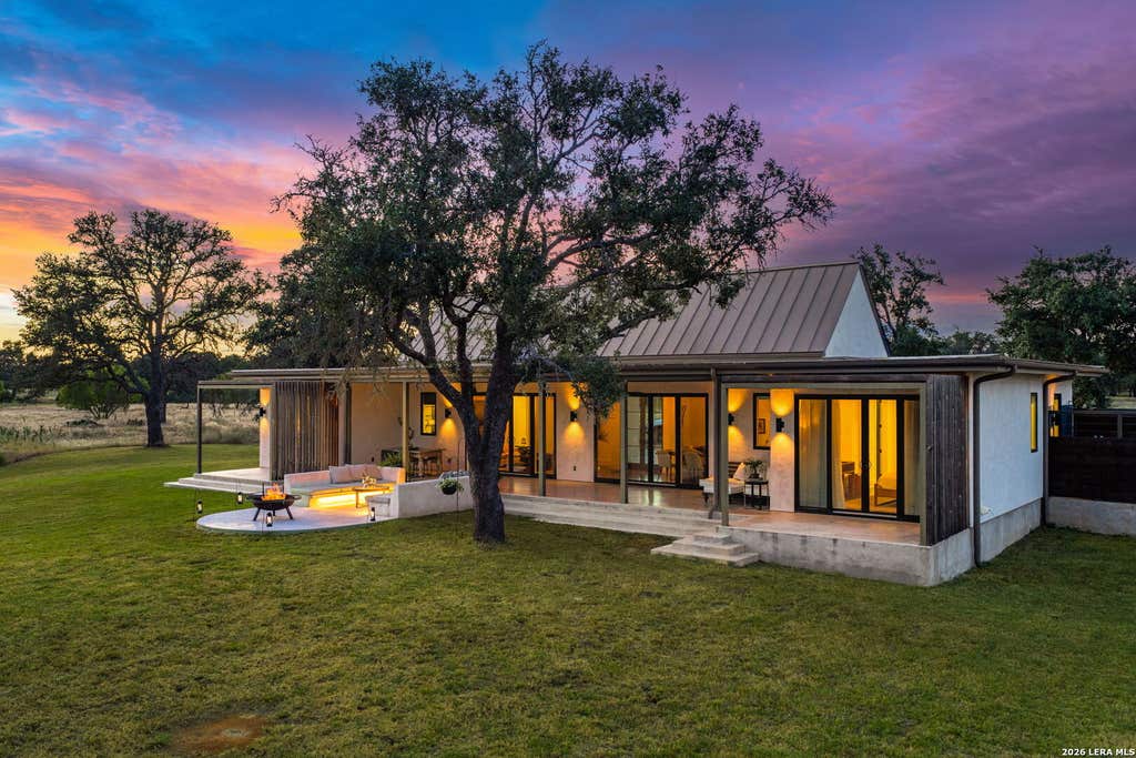 Photo of 625 Triple Creek Rd, Fredericksburg, TX 78624 (MLS # 2005900)