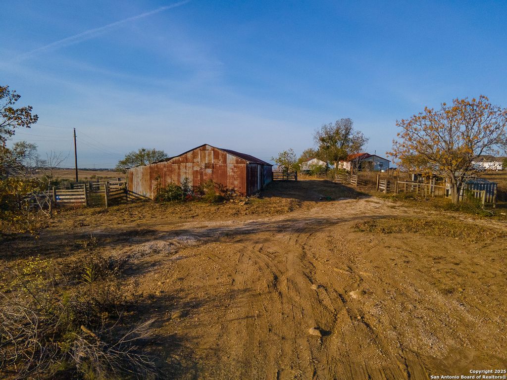 Photo of 250 Spur Trl, Seguin, TX 78155 (MLS # 1930409)