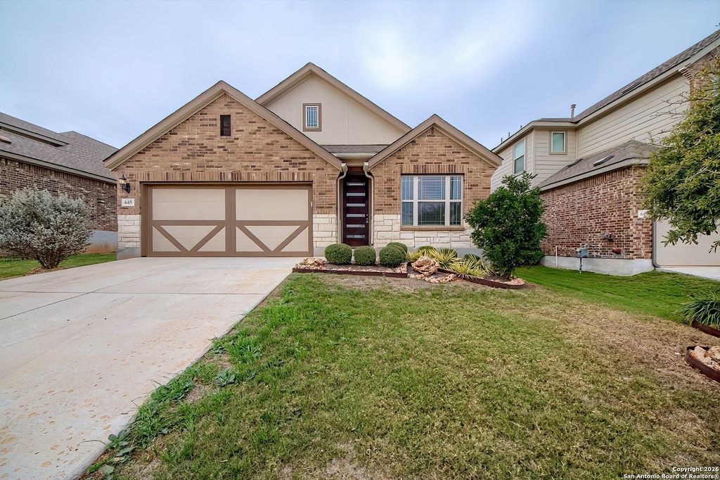 Photo of 645 Jaboncillo, New Braunfels, TX 78132 (MLS # 1934349)