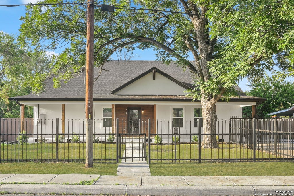Photo of 367 Rosebud, San Antonio, TX 78221 (MLS # 2022895)