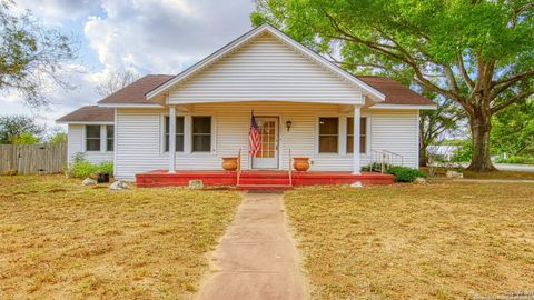 A home in Floresville