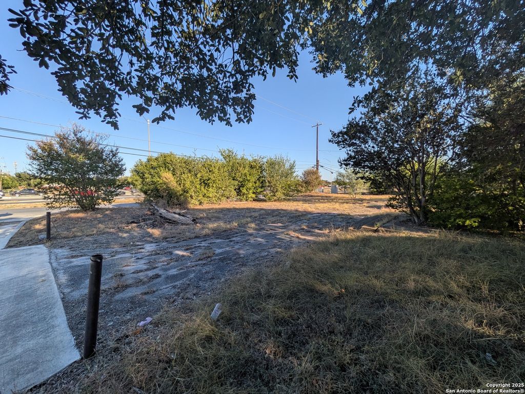Photo of 102 Moss Valley, San Antonio, TX 78227 (MLS # 1914950)