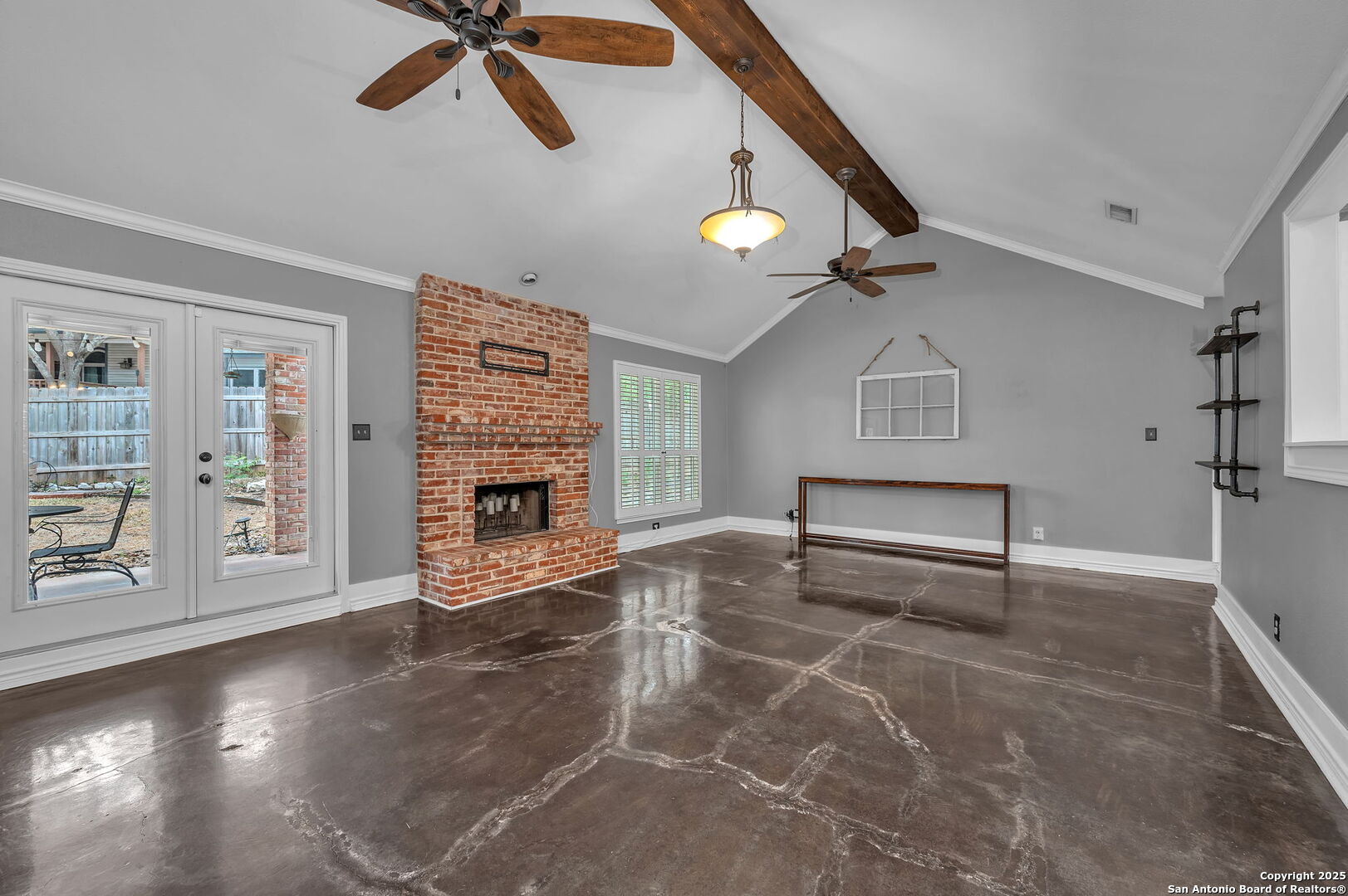 2310 Encino Crossing
