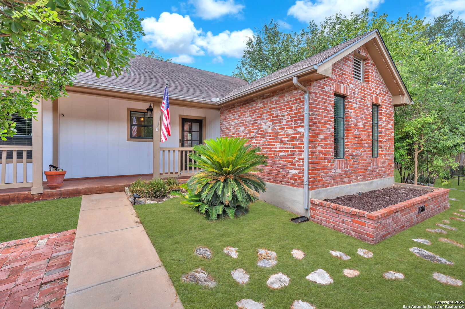 2310 Encino Crossing