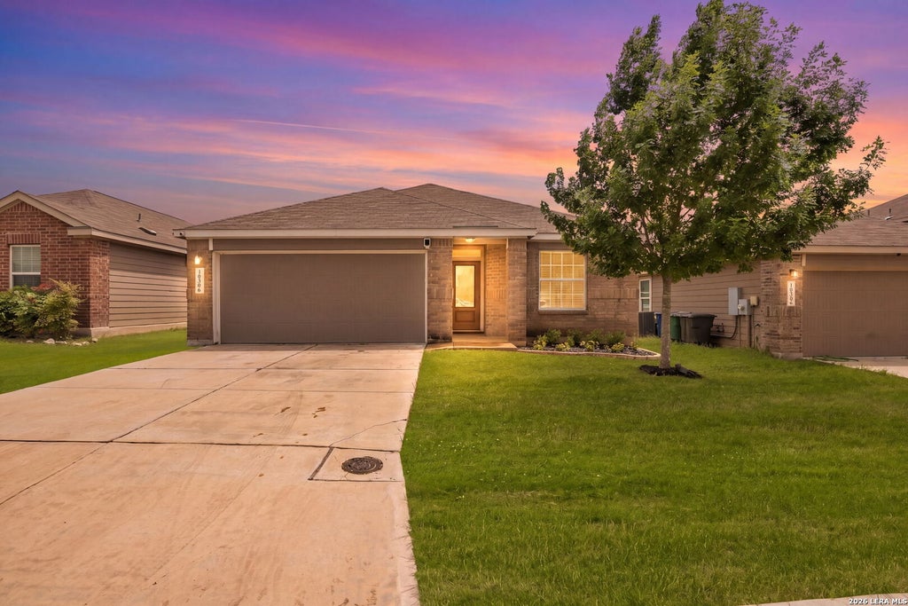 Photo of 10306 MIDSUMMER MDW, Converse, TX 78109 (MLS # 1961288)
