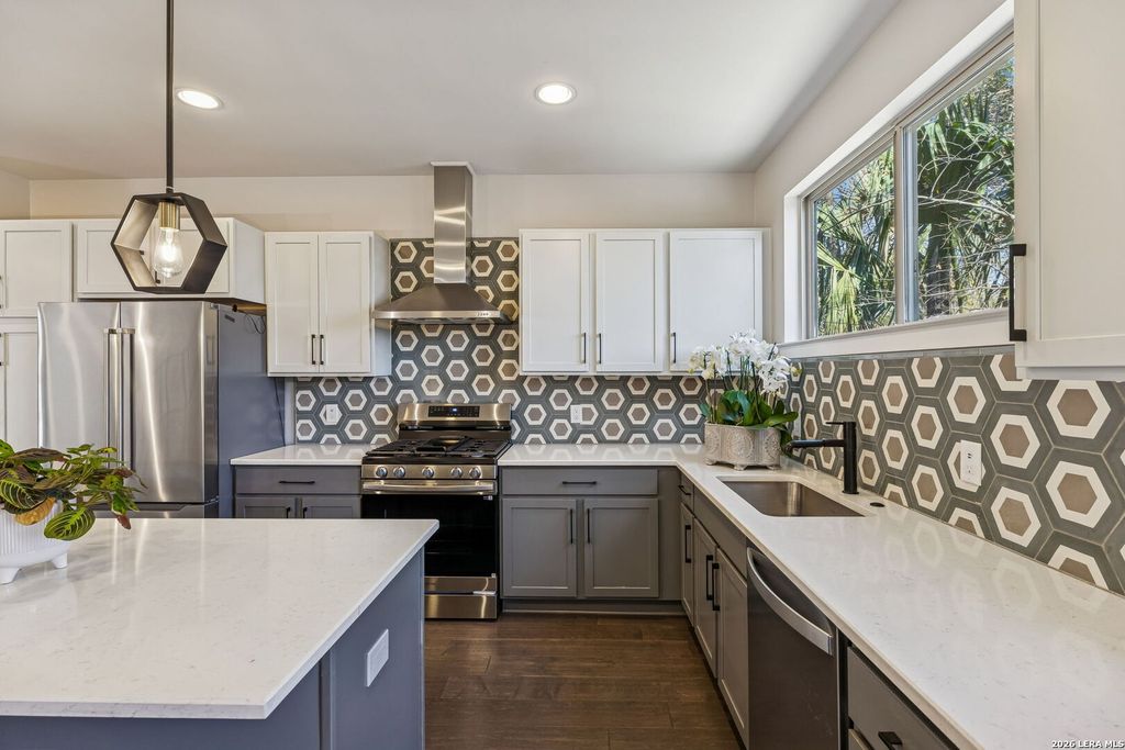 Photo of 130 Rose Ln 102 #102, San Antonio, TX 78212 (MLS # 1938797)