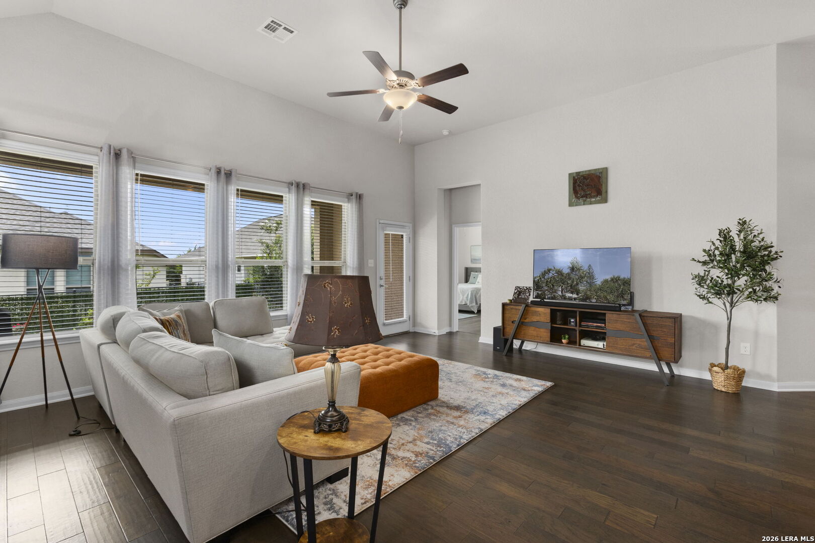 120 Escondido