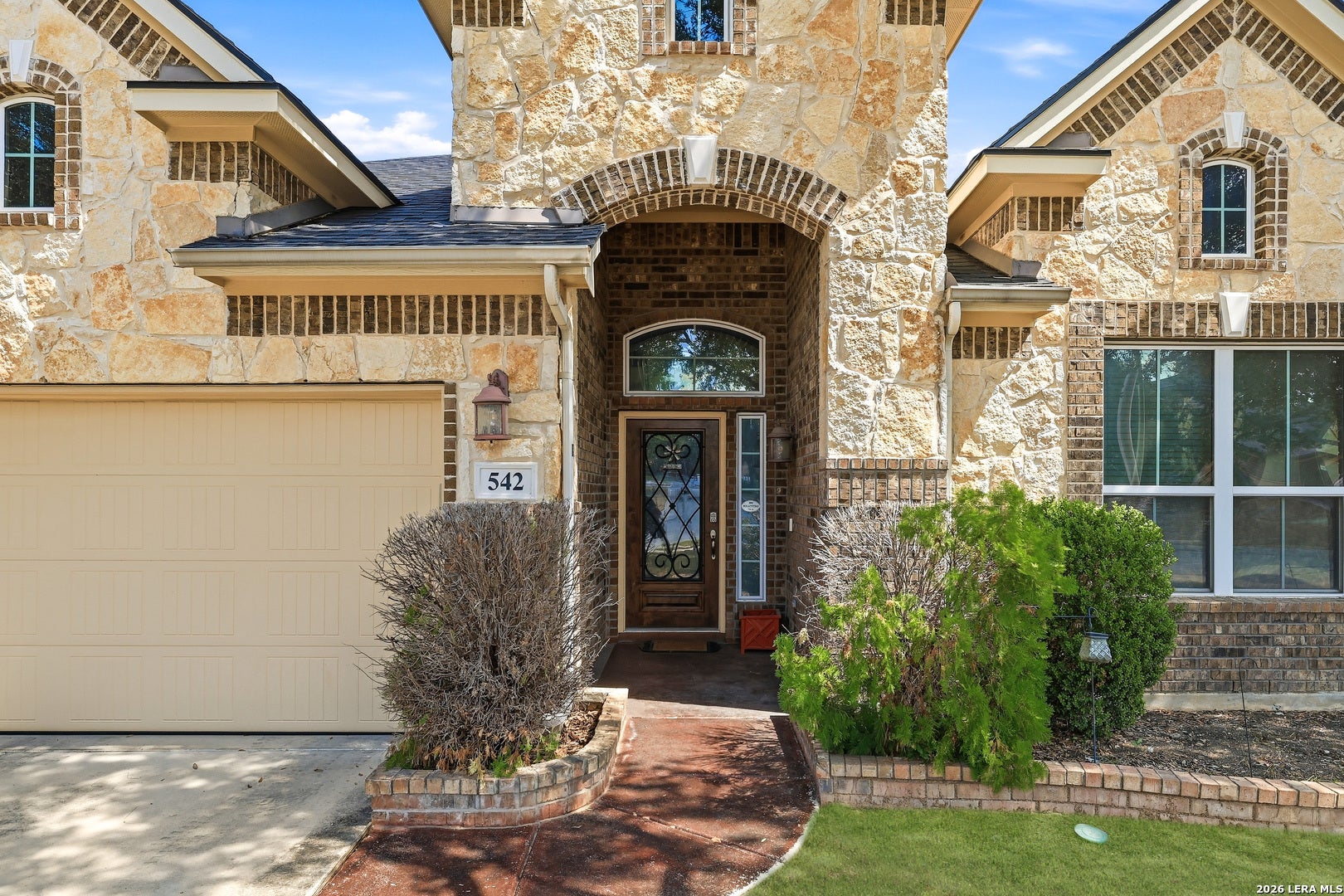 542 OAKMONT WAY