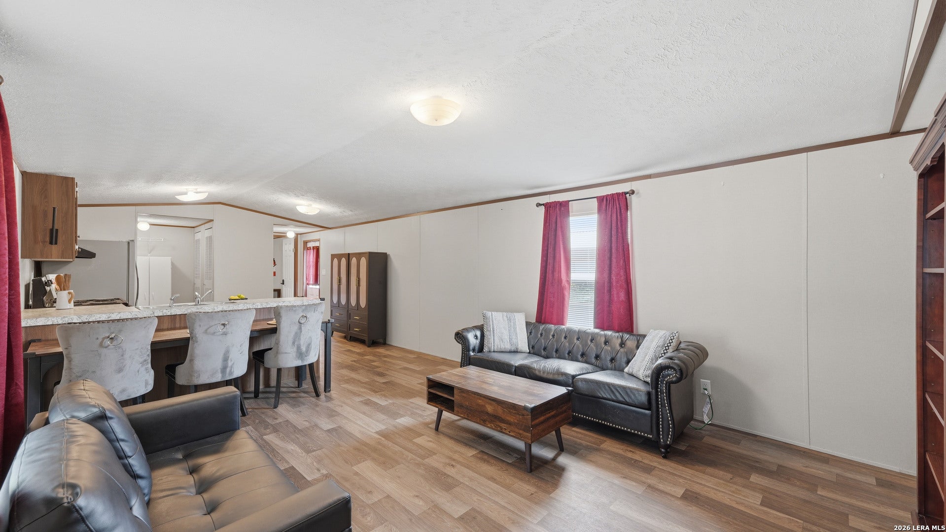 453 E Zipp Rd