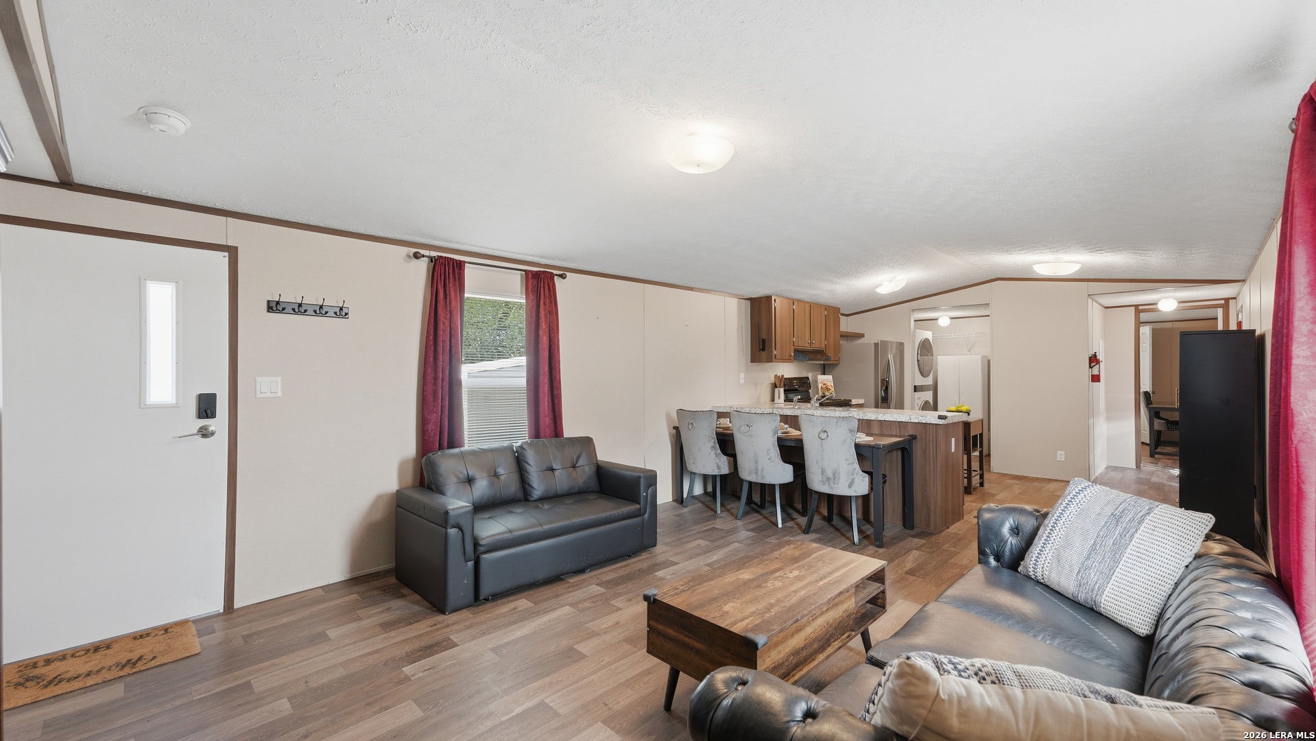 453 E Zipp Rd