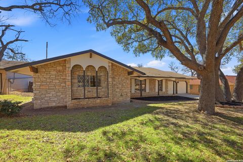 110 De Soto Dr Universal City TX 78148