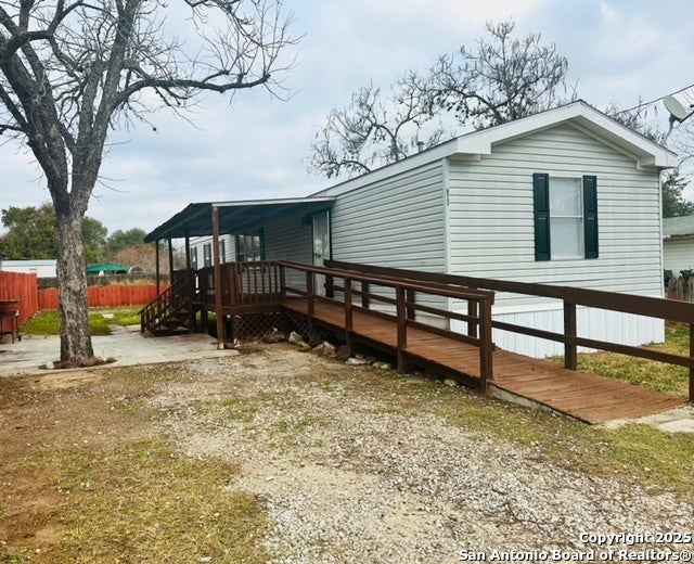 Photo 1 of 9 — 310 Duck, Pleasanton, TX 78064