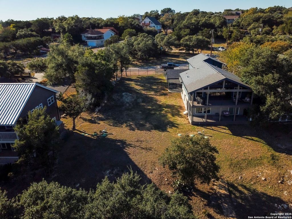 Photo of 864 Lakebreeze Dr, Canyon Lake, TX 78133 (MLS # 1922199)