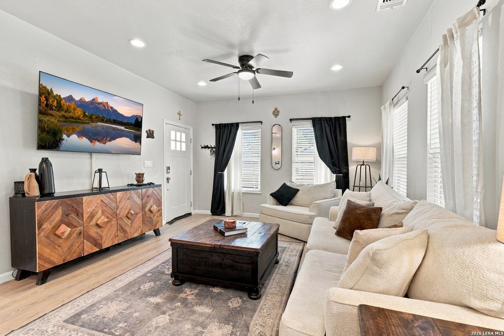 Photo of 215 W High Ave, San Antonio, TX 78210 (MLS # 2016620)