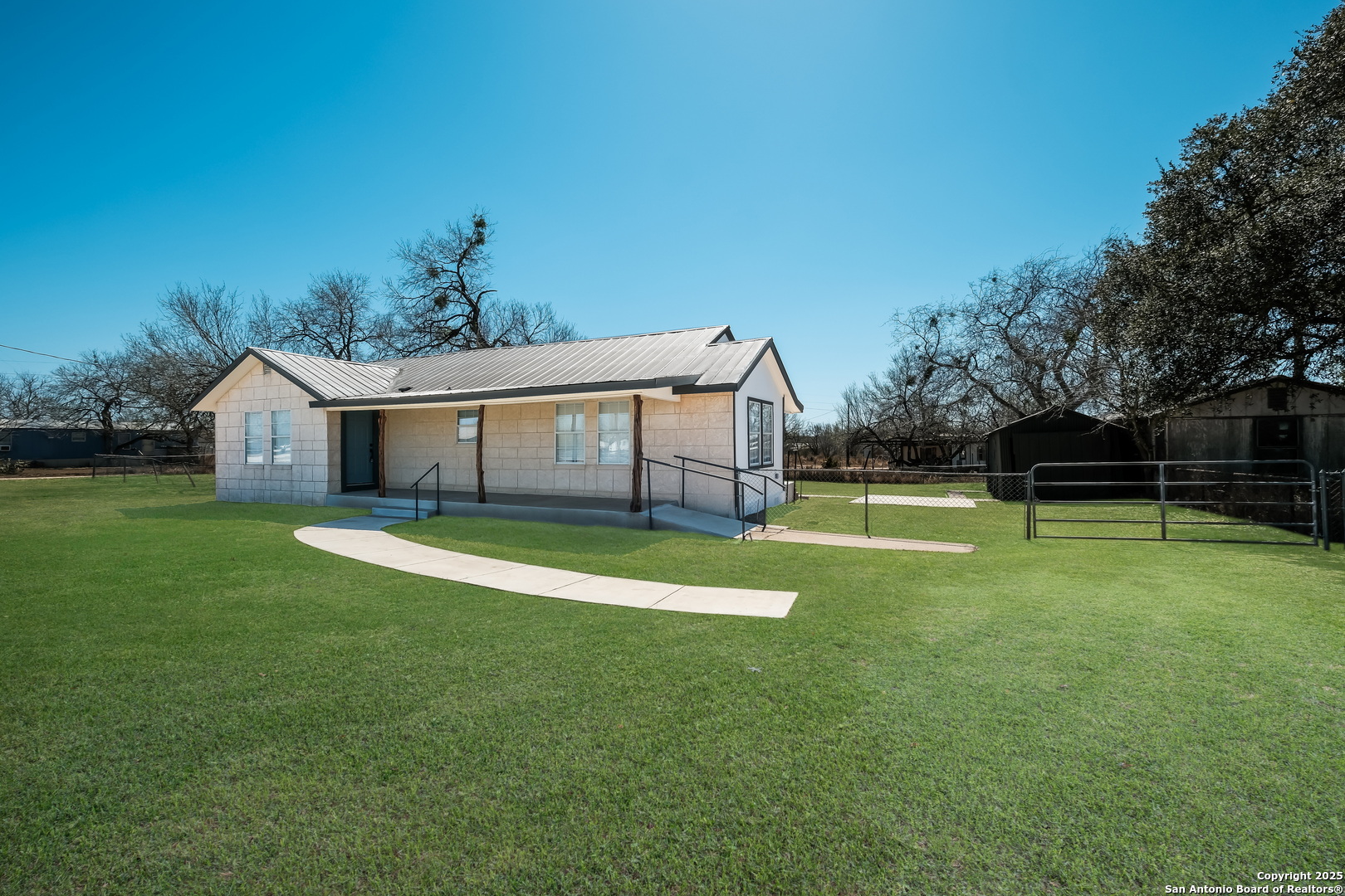 Listing image 2