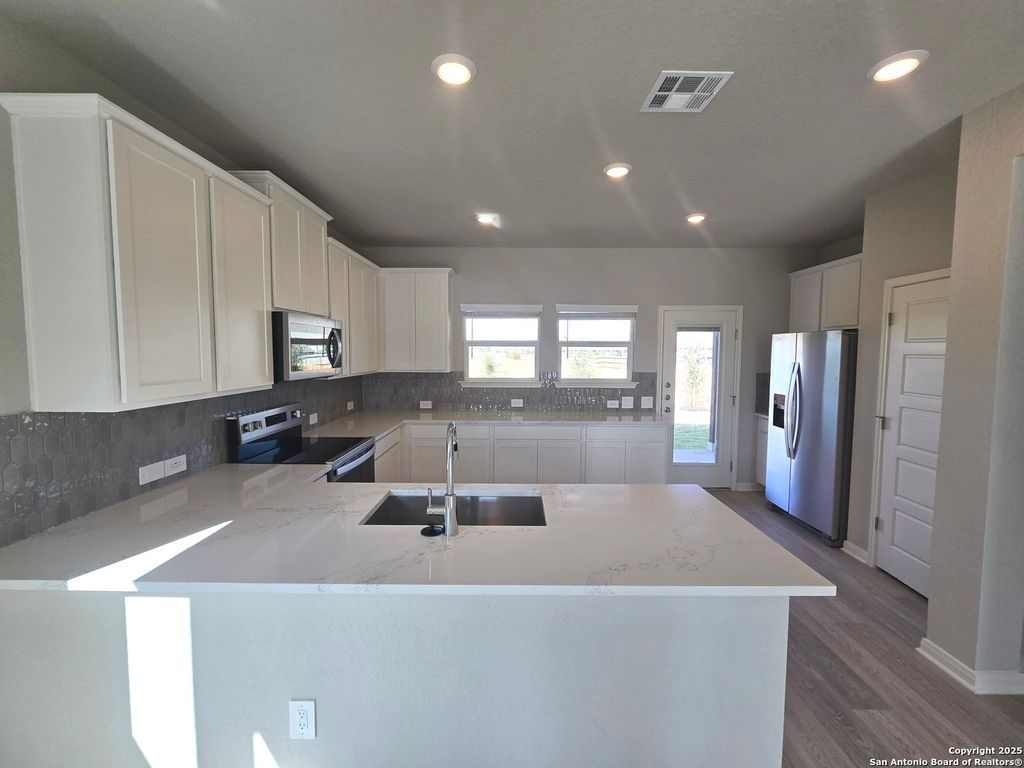 Photo of 29527 Clanton Pass, San Antonio, TX 78260 (MLS # 1916202)