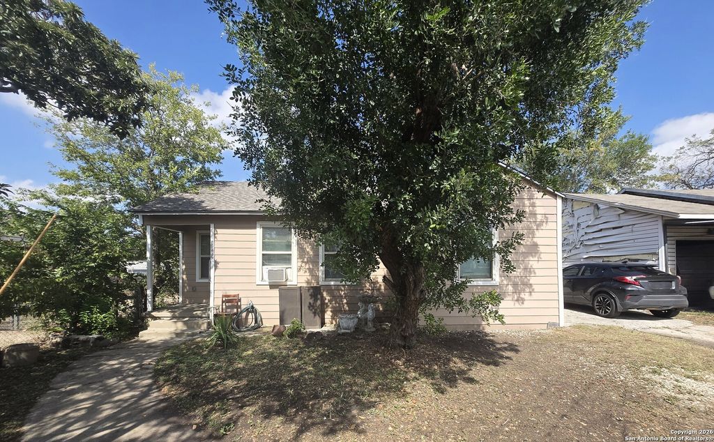Photo of 1519 Steves, San Antonio, TX 78210 (MLS # 1934372)