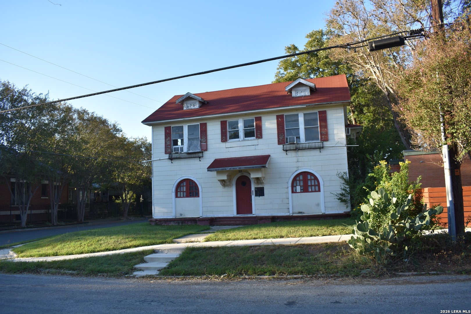 120 IRA AVE