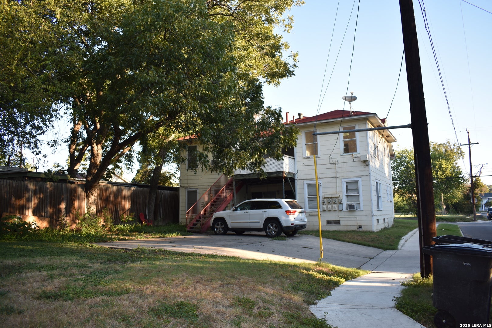 120 IRA AVE