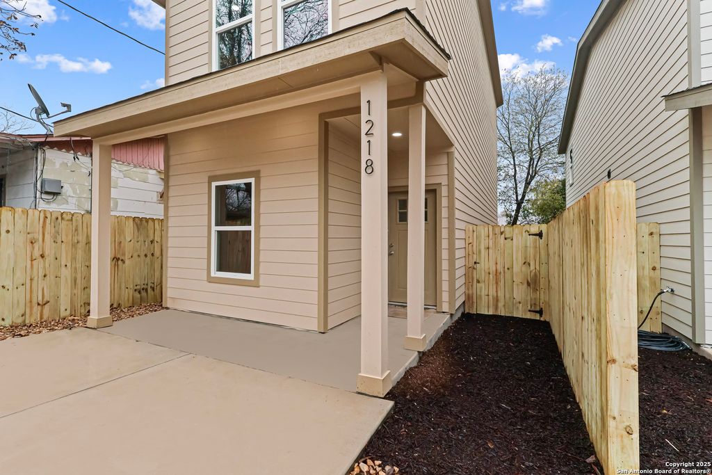 Photo of 1218 Aransas, San Antonio, TX 78210 (MLS # 1929513)