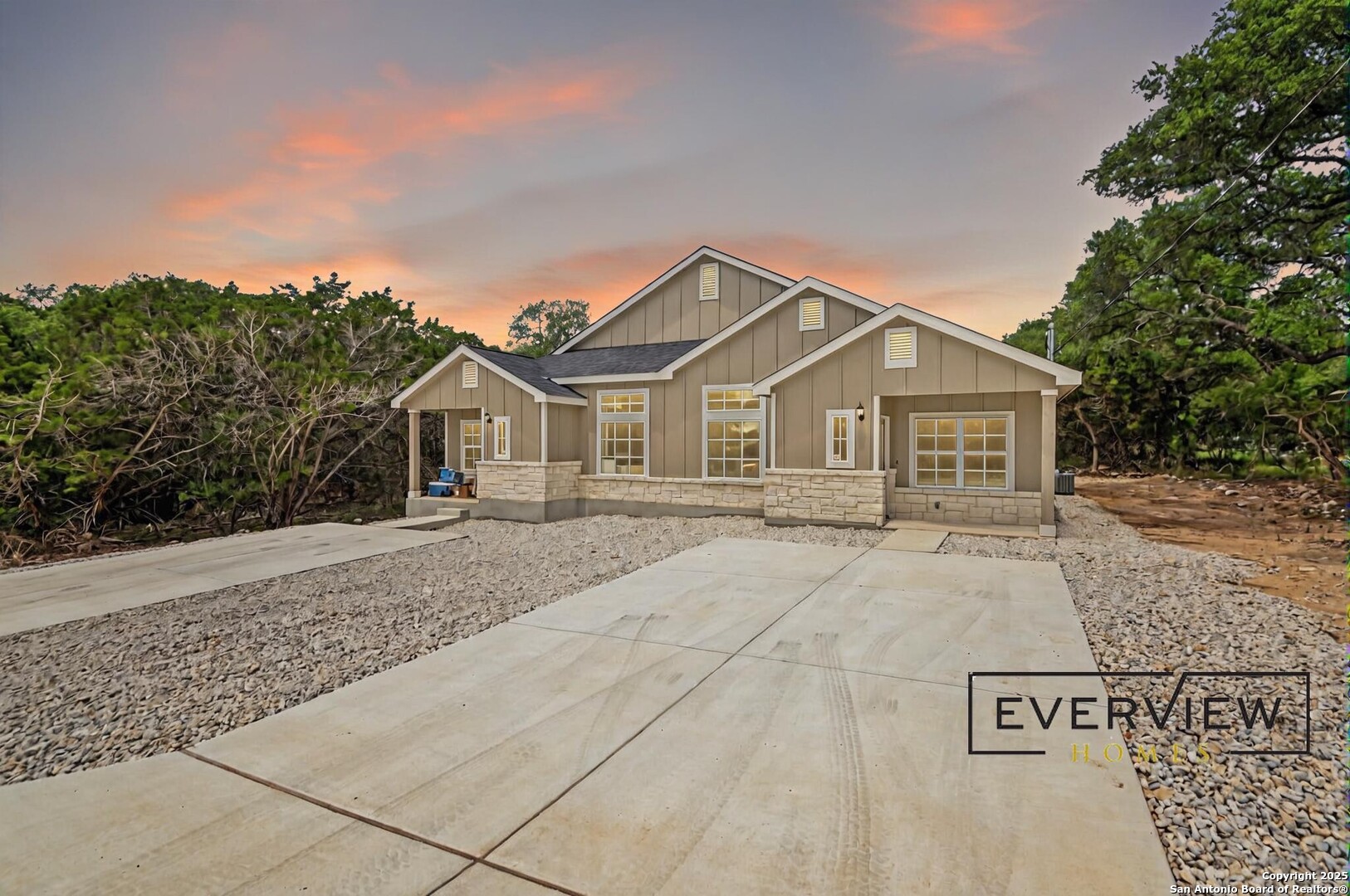 243 Sliprock Dr 2