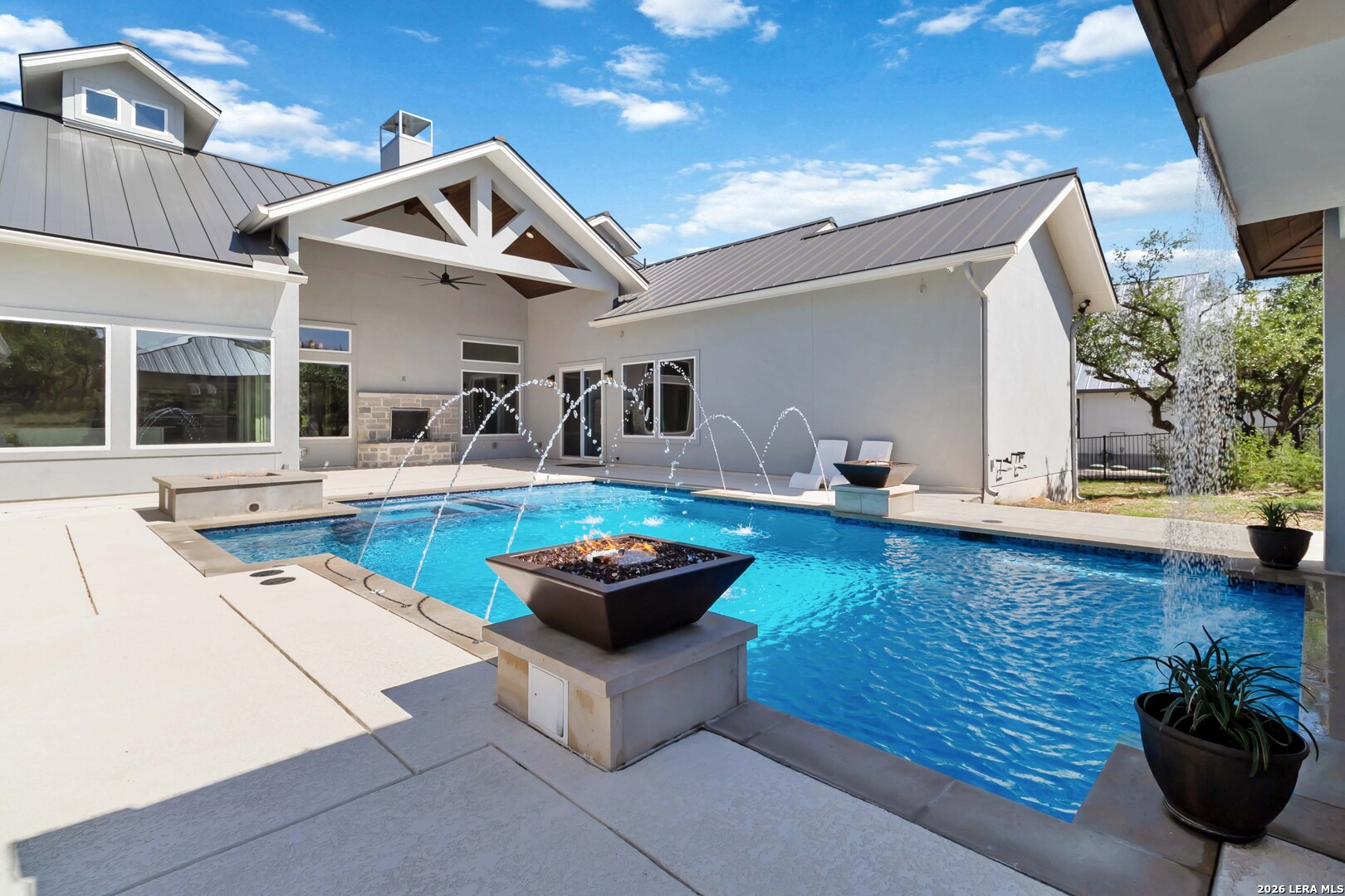 922 MAXIMINO RIDGE RD
