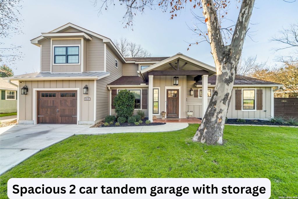 Photo of 313 JAMES ST, Boerne, TX 78006 (MLS # 1937727)