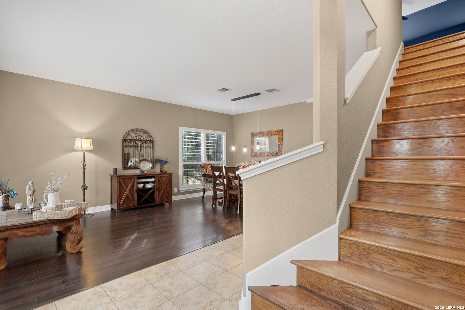 15607 Mission Crst