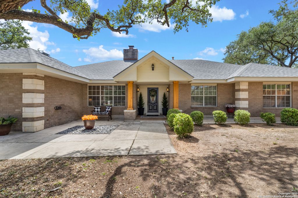 Photo of 27240 Boerne Glen, Boerne, TX 78006 (MLS # 1909832)