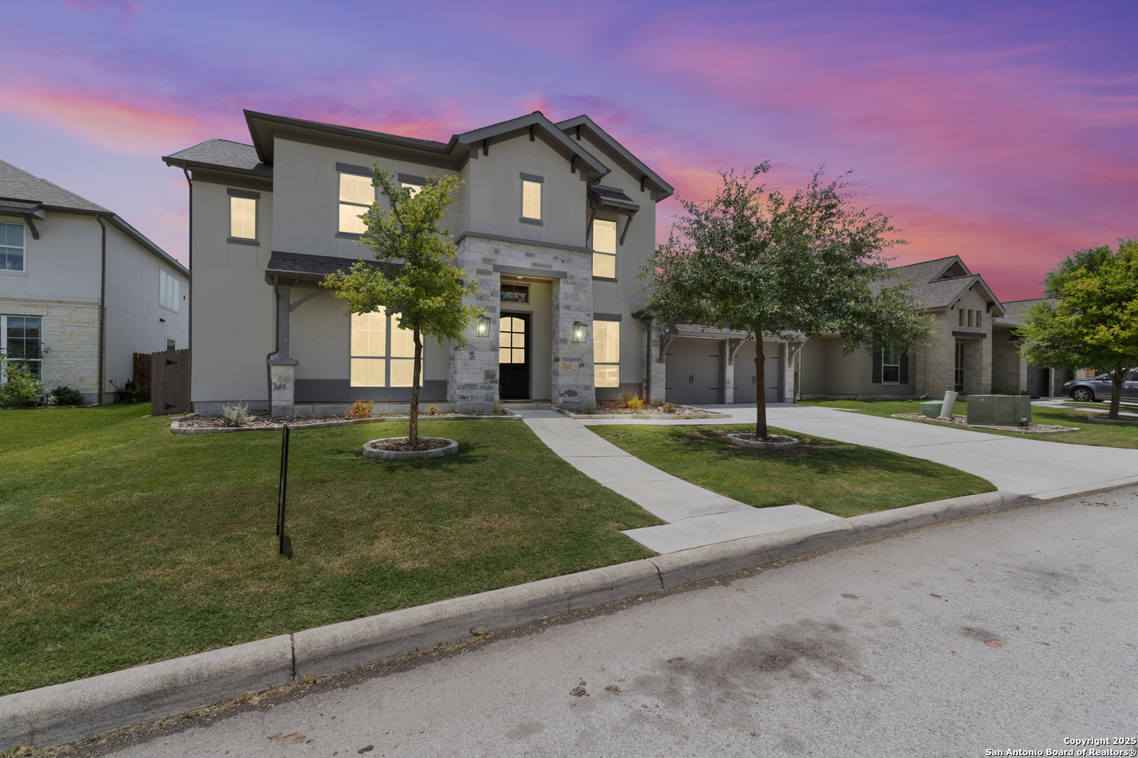 7986 Valley Crest