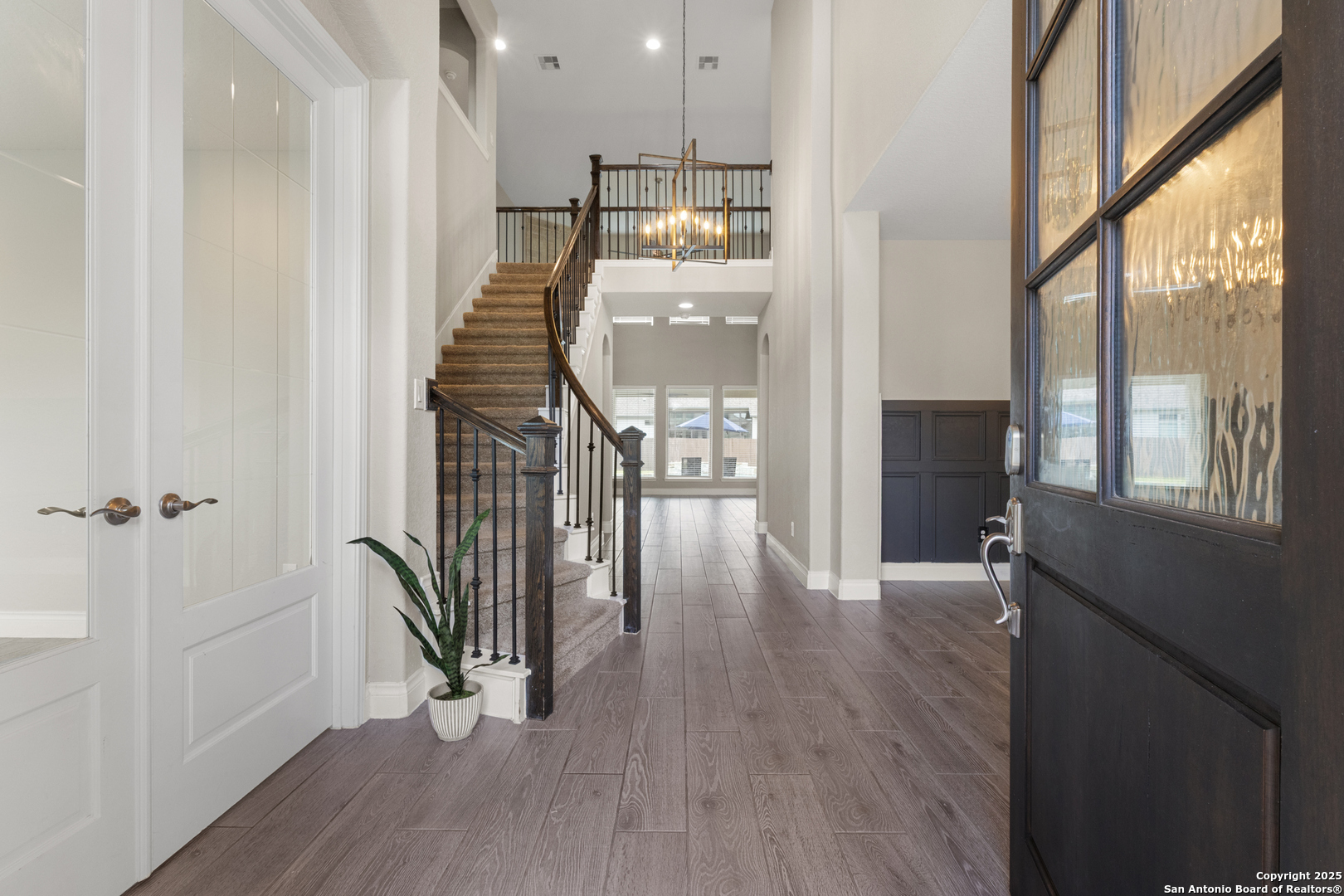 7986 Valley Crest